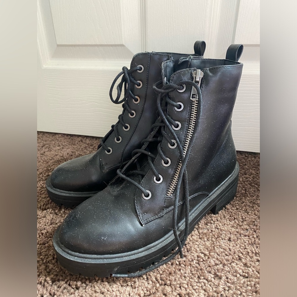 Women’s Combat Boots Size 7